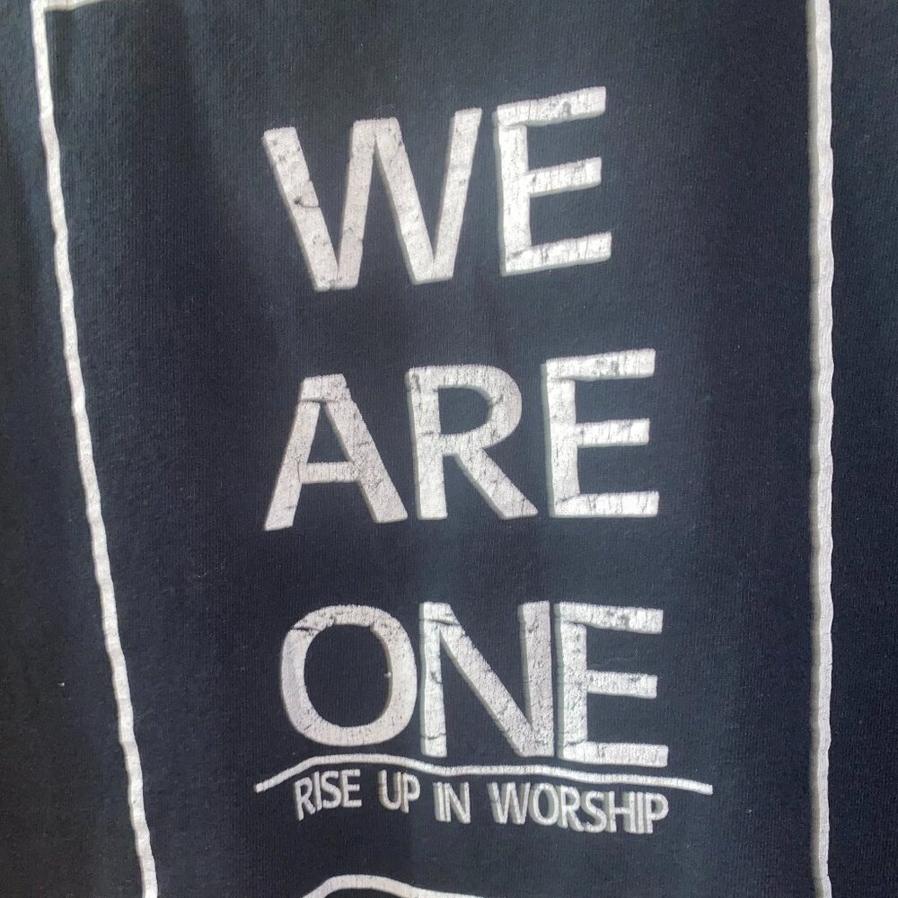 SHORT SLEEVE TEE SHIRT "WE ARE ONE"